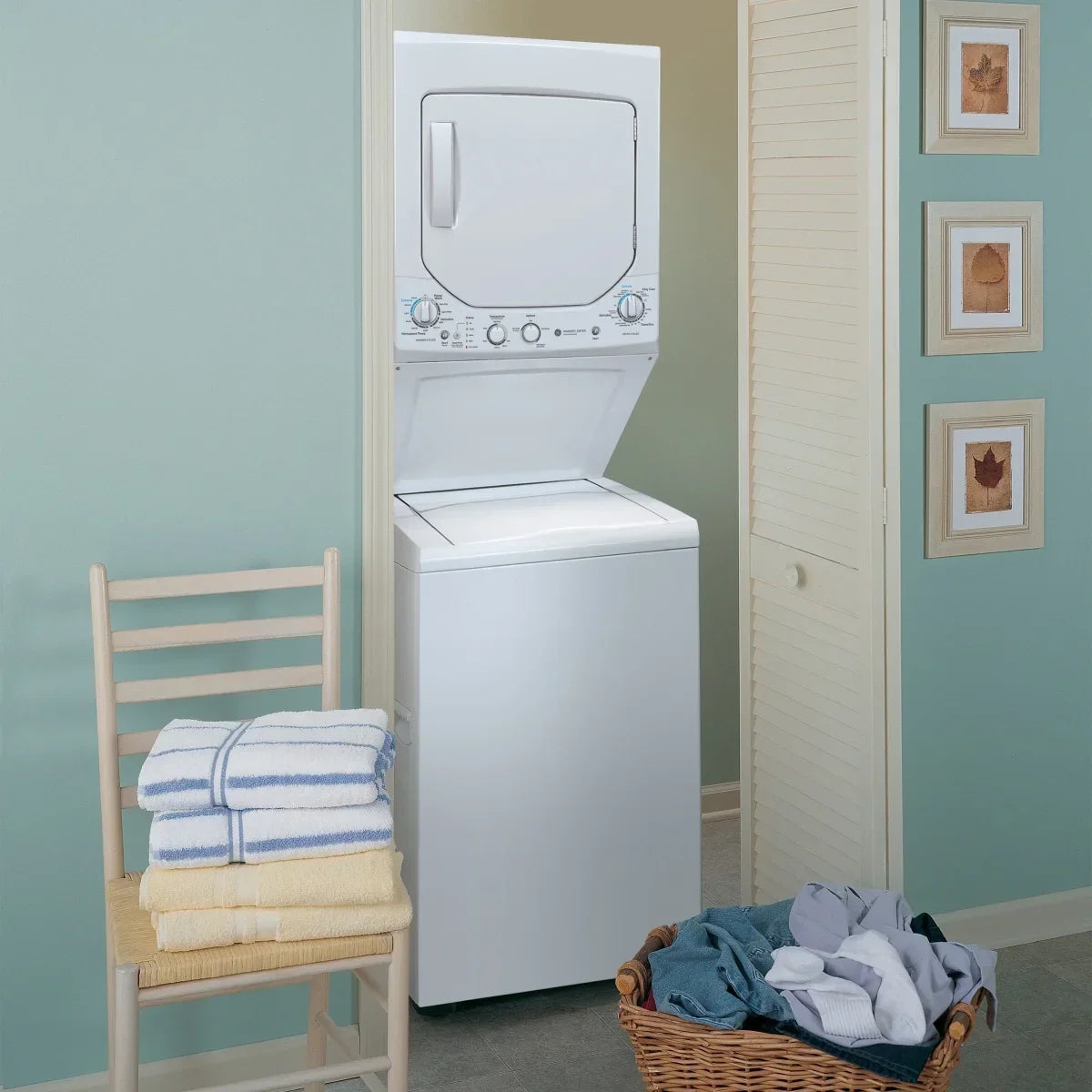 White 2.6 cu. ft. (I.E.C) Washer and 4.4 cu. ft. Dryer Gas Laundry Center