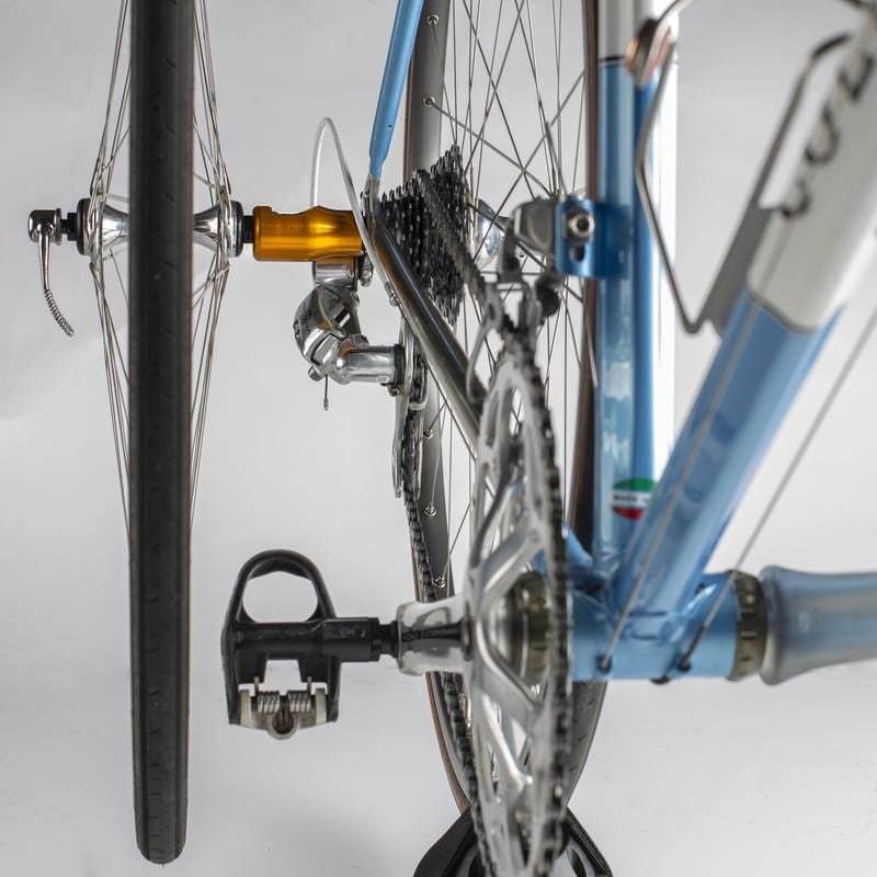 Hogg Front Wheel Holder with Anti-Rotation Strap, 2-pc