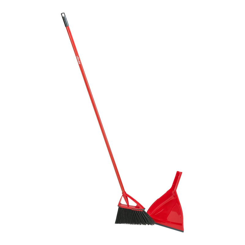 Oskar Broom with Dustpan L960